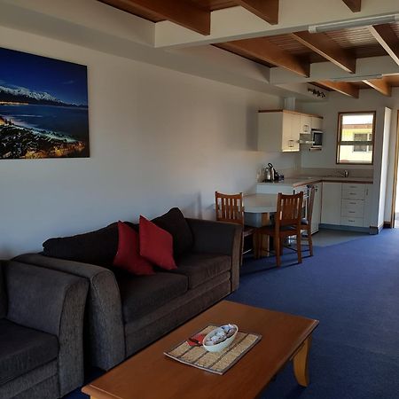 The Anchor Inn Beachfront Motel Kaikoura Exterior photo