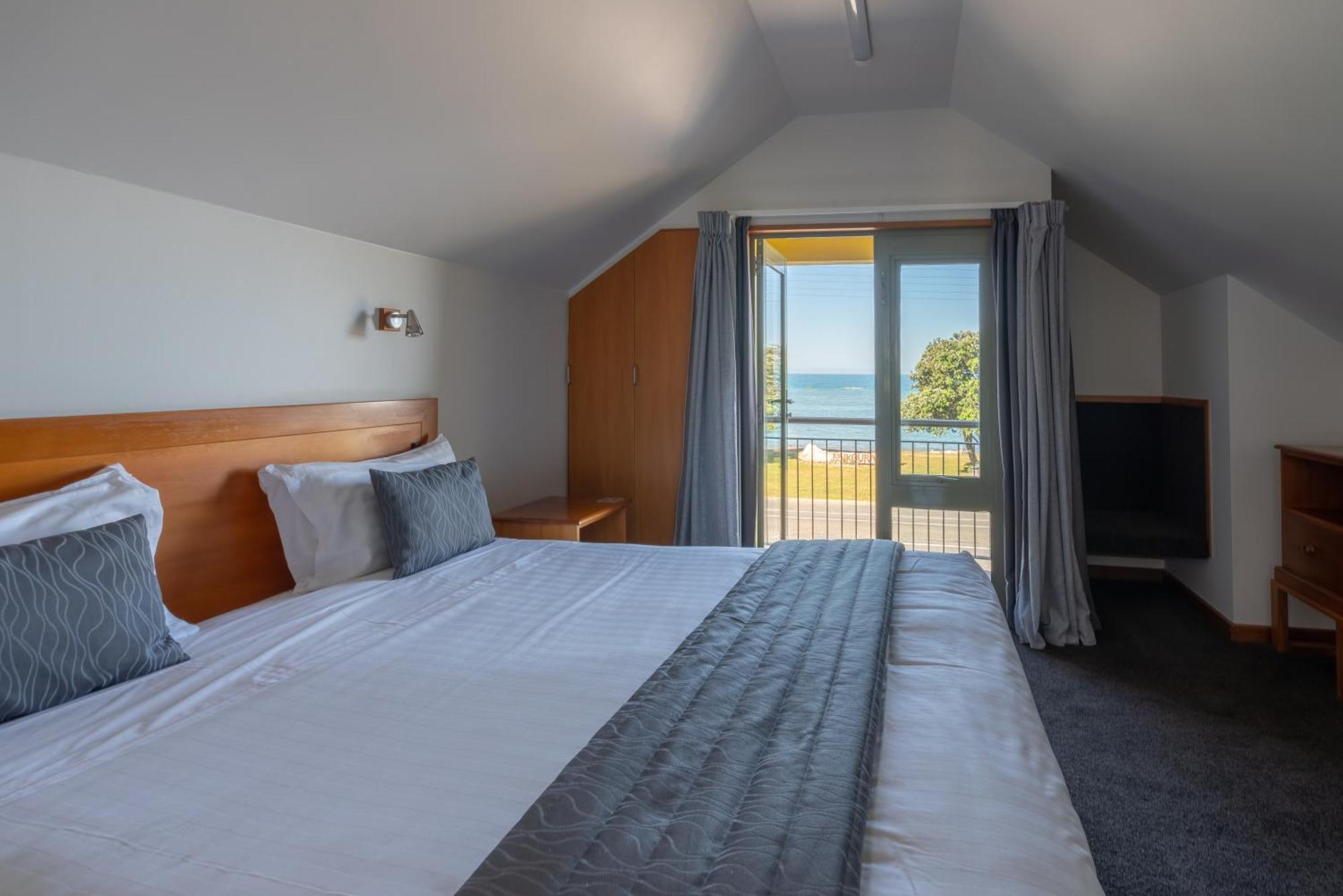 The Anchor Inn Beachfront Motel Kaikoura Exterior photo