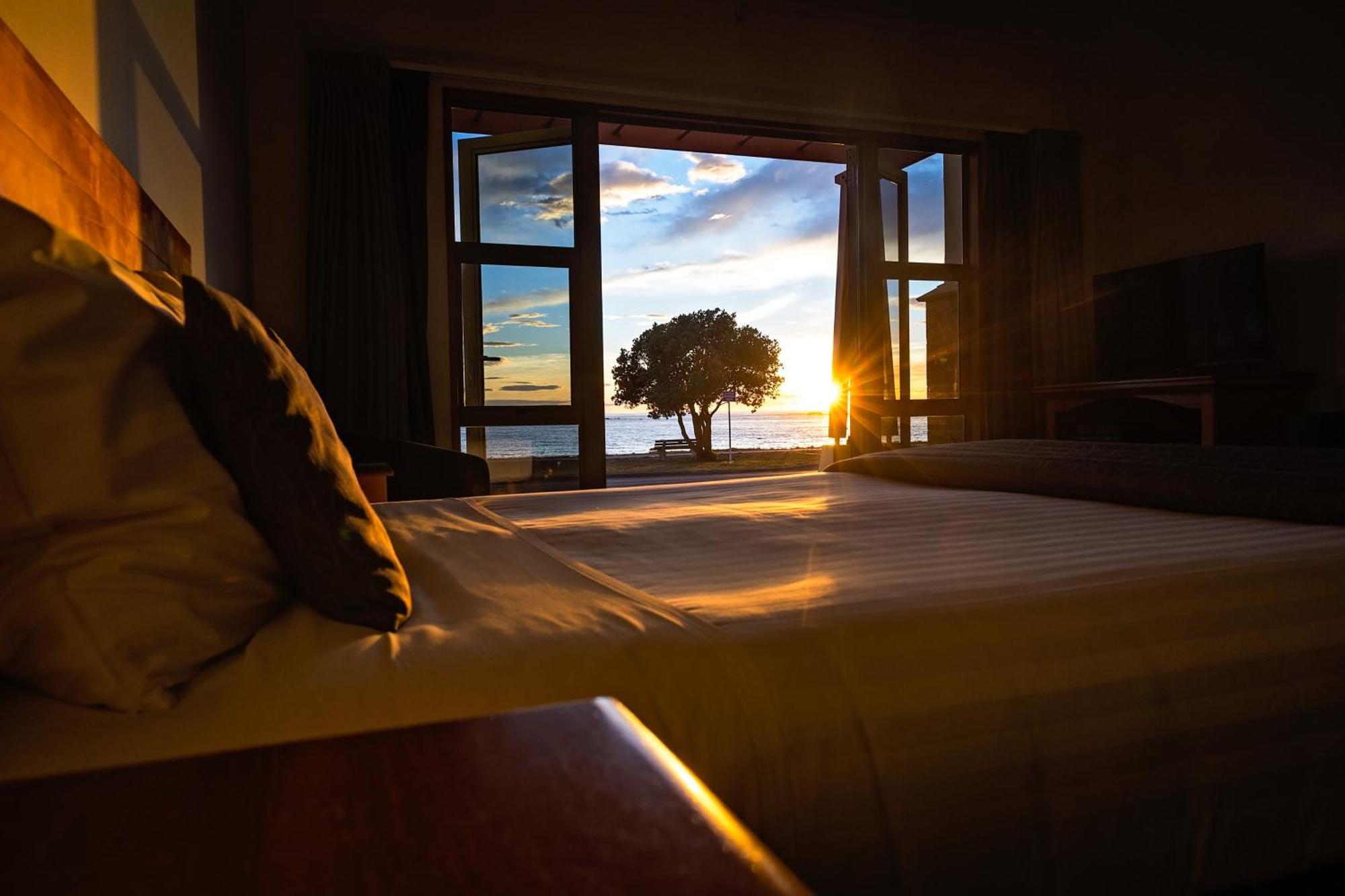 The Anchor Inn Beachfront Motel Kaikoura Exterior photo