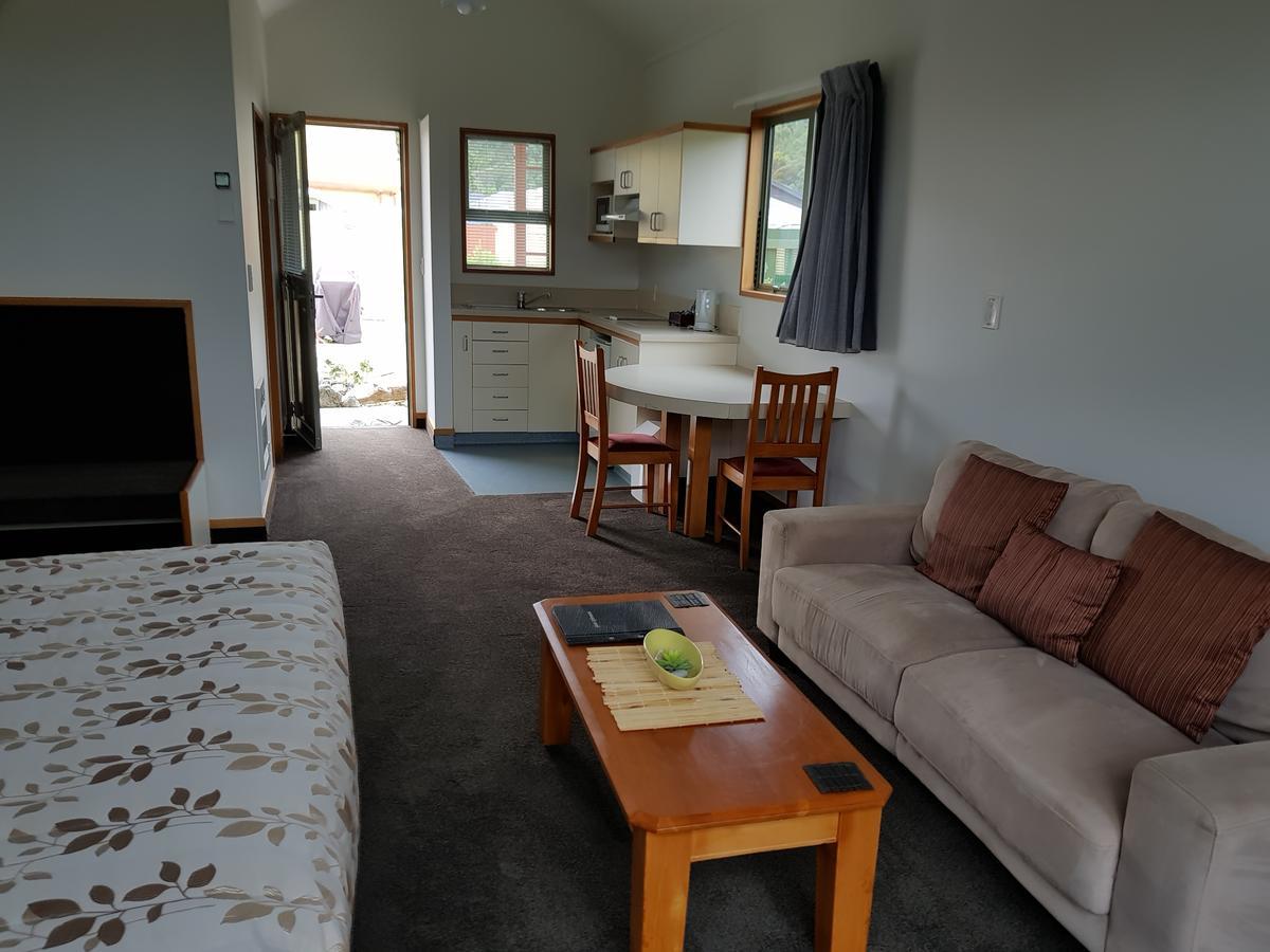 The Anchor Inn Beachfront Motel Kaikoura Exterior photo