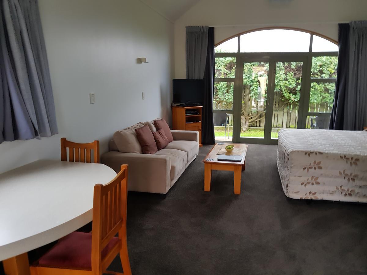 The Anchor Inn Beachfront Motel Kaikoura Exterior photo