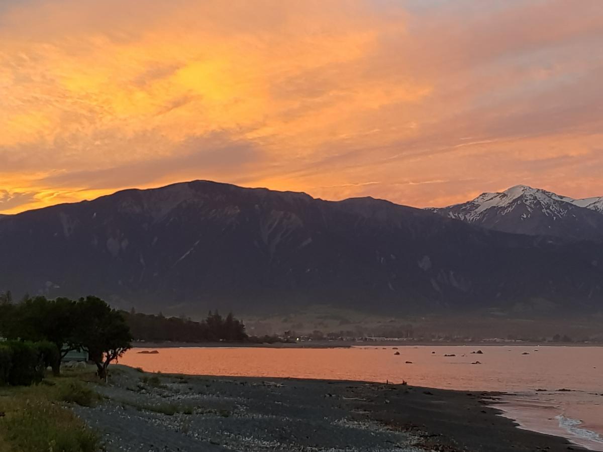 The Anchor Inn Beachfront Motel Kaikoura Exterior photo