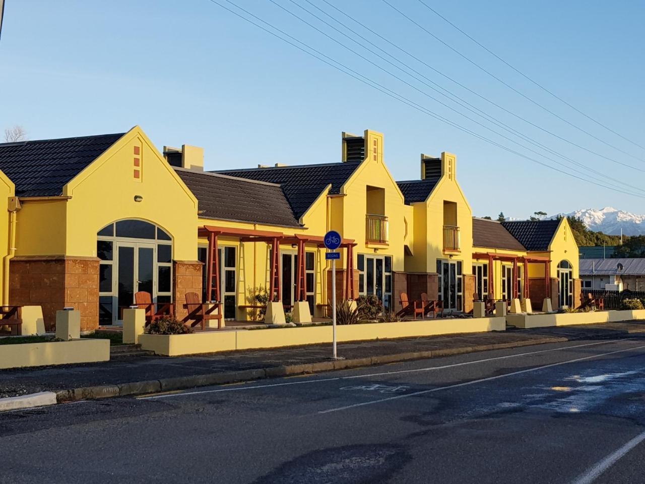 The Anchor Inn Beachfront Motel Kaikoura Exterior photo